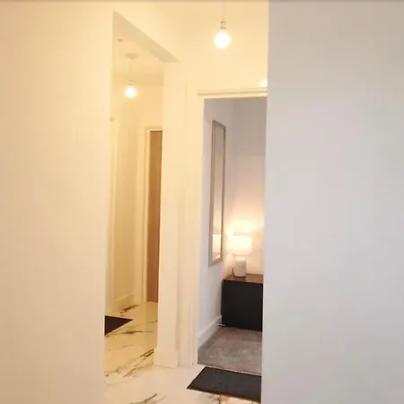 Inviting 1-bed Studio In Apartamento *