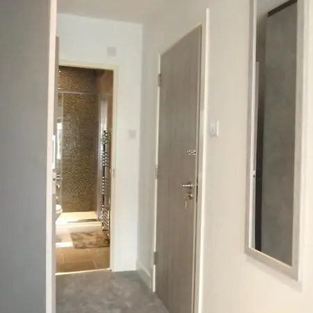 Inviting 1-bed Studio In Bristol
